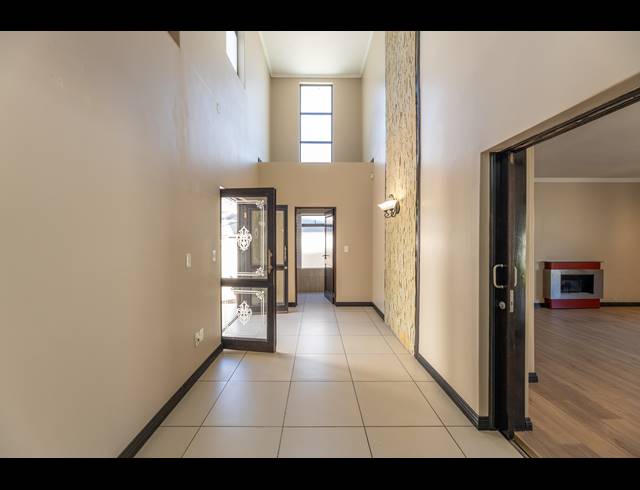 4 BEDROOM HOUSE FOR SALE IN BRYANSTON